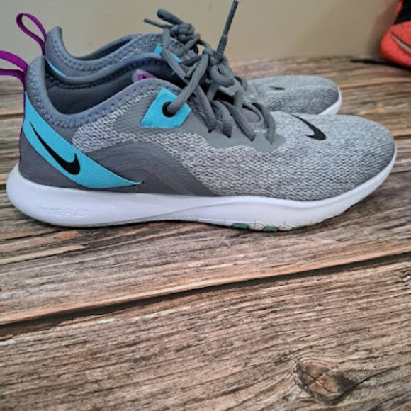 Nike Flex TR 9 Women's training shoes in pure platinum, cyan, and gray size 9 - Picture 3 of 7